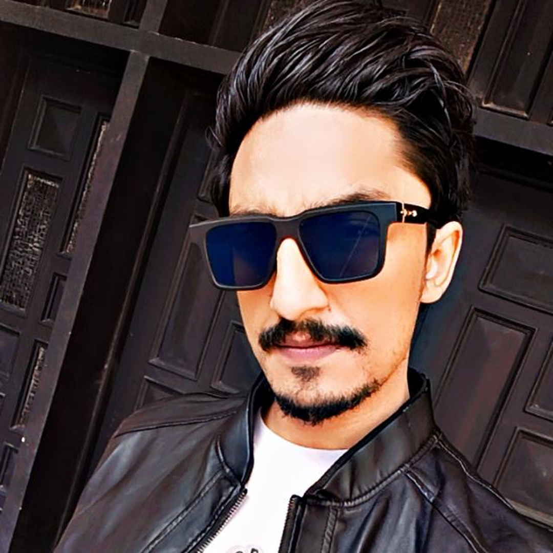  Sobal Khan